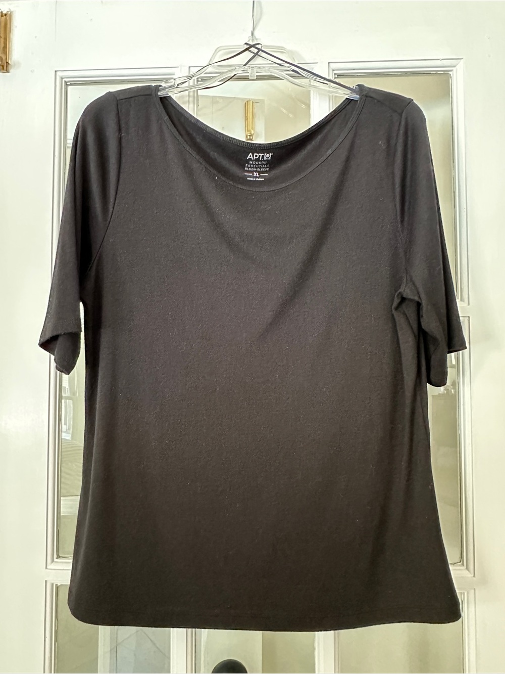 Apt. 9 Black Short Sleeve Scoop Neck Tee